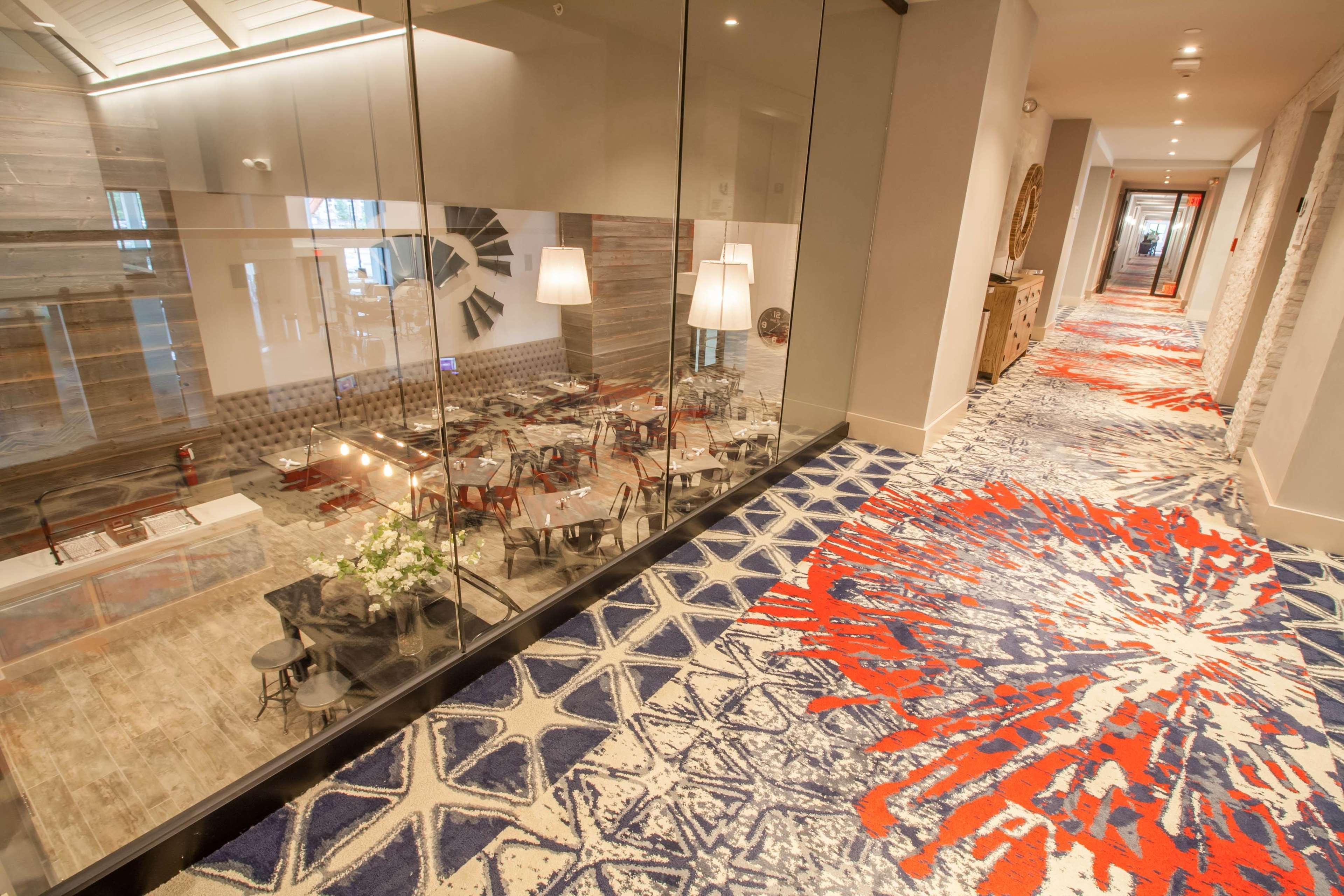 Hotel Renovo Des Moines Urbandale,Tapestry Collection Hilton Екстер'єр фото