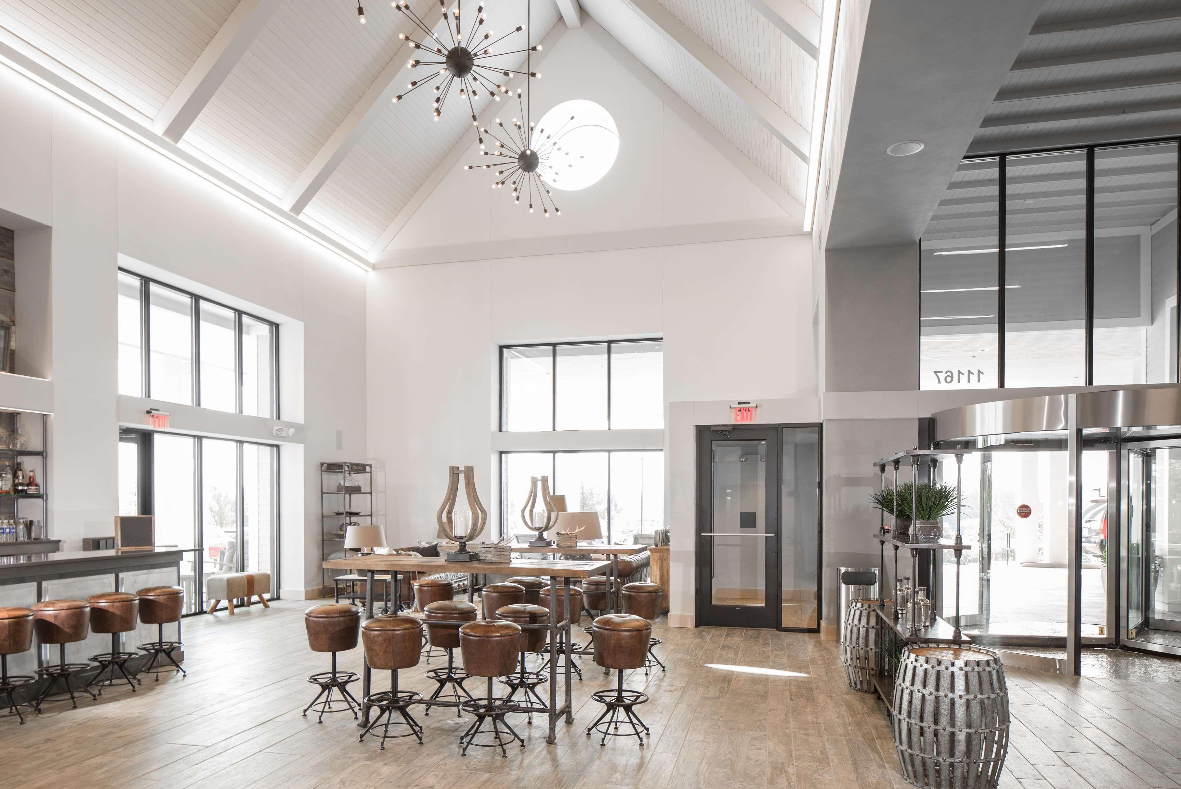 Hotel Renovo Des Moines Urbandale,Tapestry Collection Hilton Екстер'єр фото