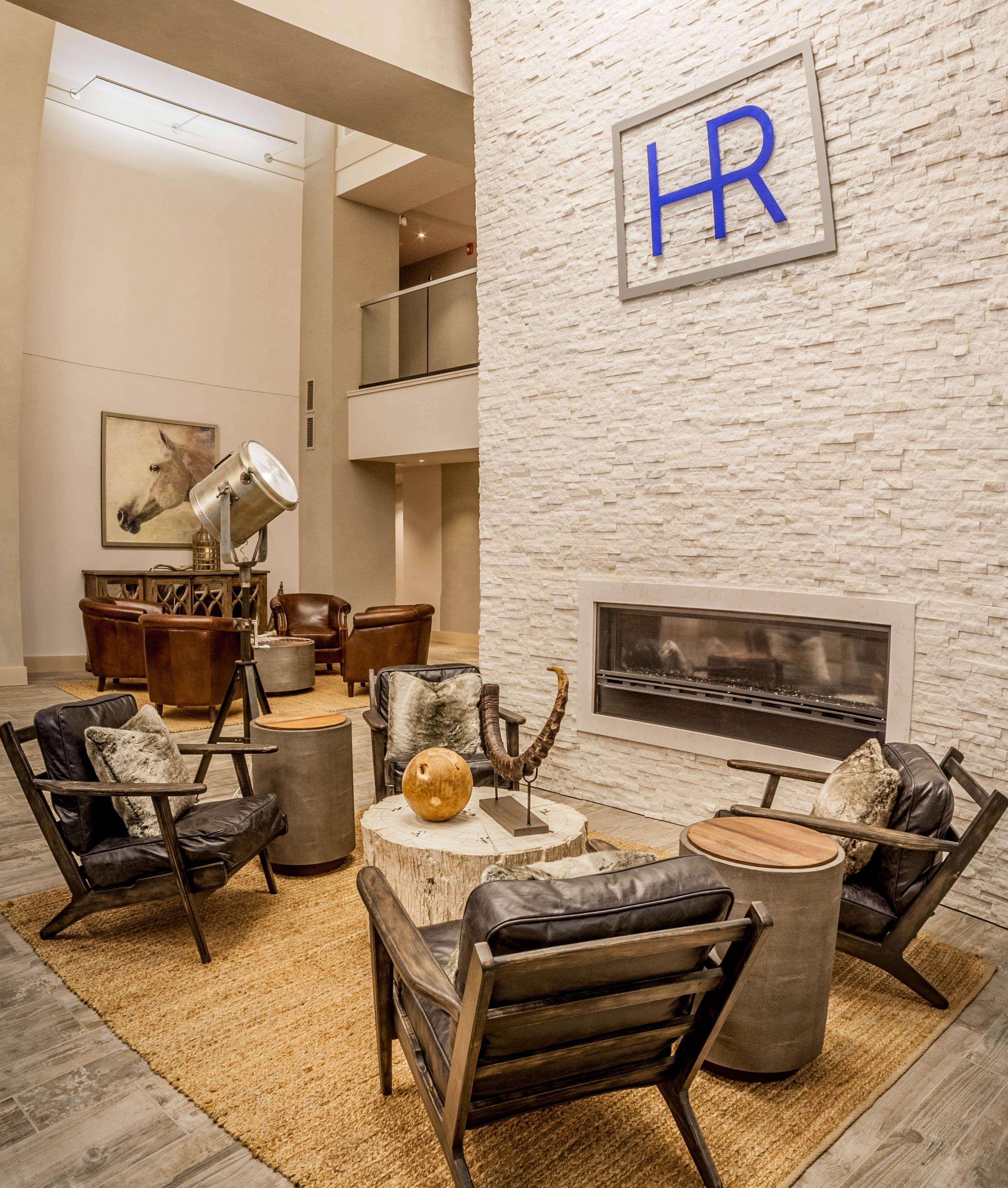 Hotel Renovo Des Moines Urbandale,Tapestry Collection Hilton Екстер'єр фото