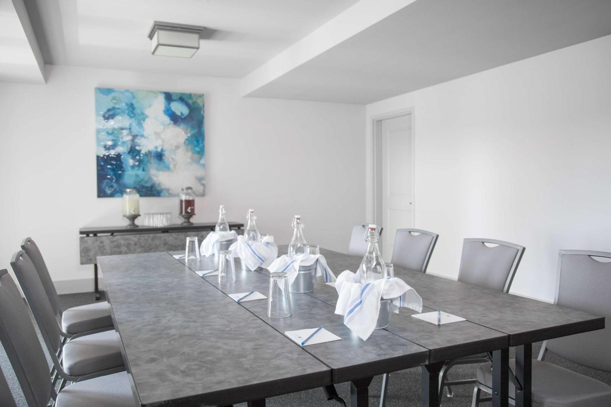 Hotel Renovo Des Moines Urbandale,Tapestry Collection Hilton Екстер'єр фото